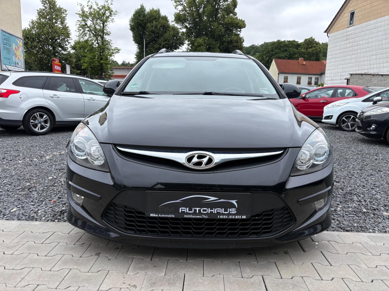 Hyundai i30 2012 — rear view