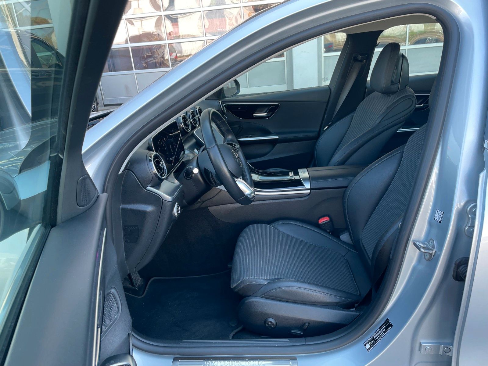 Fahrzeugabbildung Mercedes-Benz C 220 d AVANTGARDE R-Kamera+Carplay+TotW+Ambient