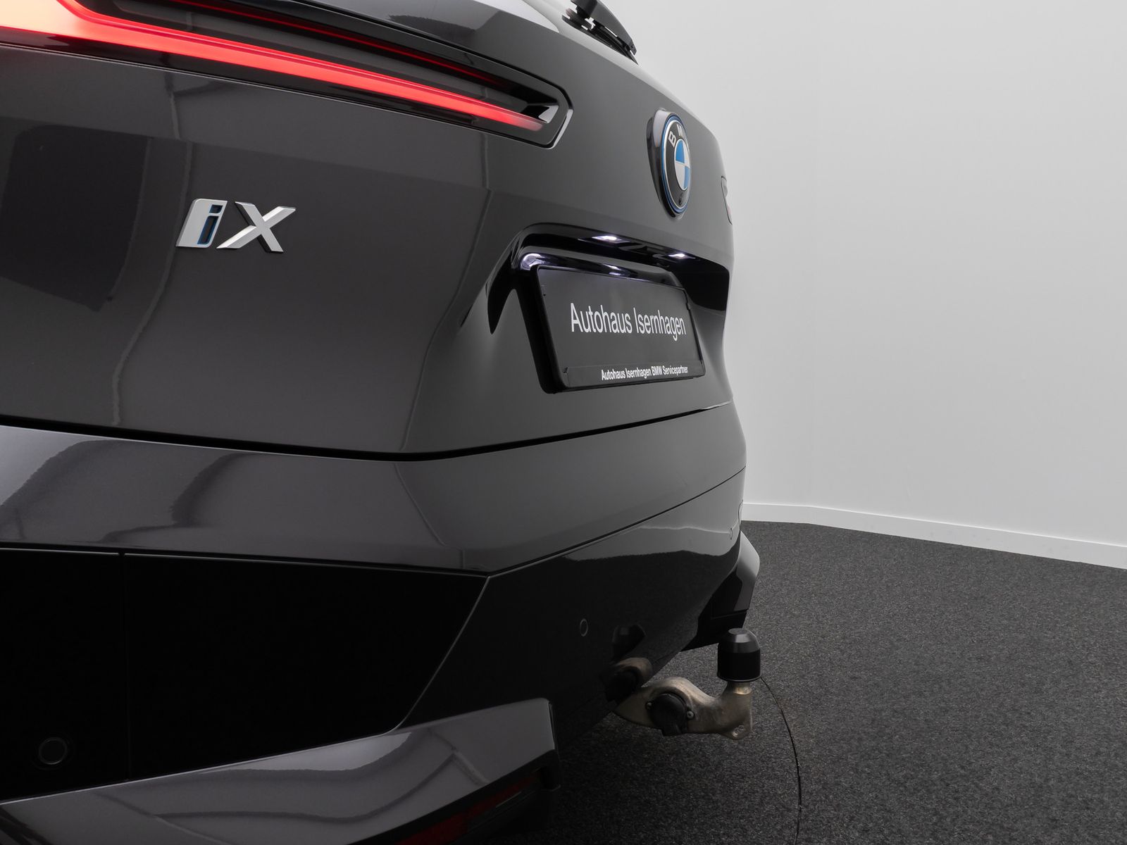 Fahrzeugabbildung BMW iX xD40 Sportpaket DAB SkyLounge 360° AHK 22Zoll