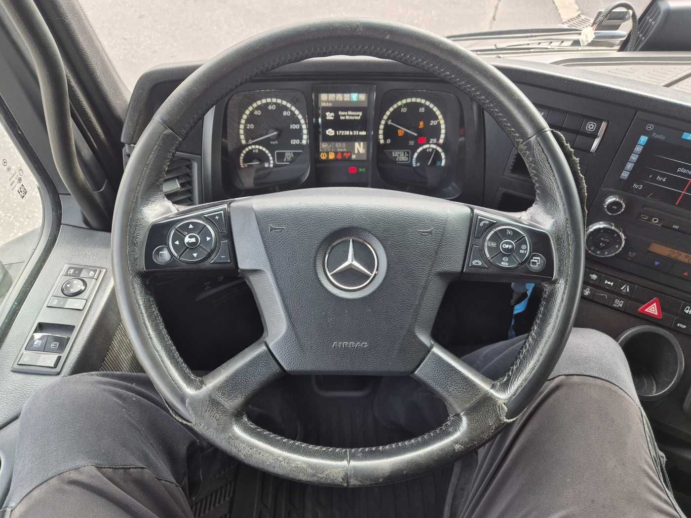 Fahrzeugabbildung Mercedes-Benz Arocs 1845 LS 4x4 HAD Retarder Hydraulik Navi