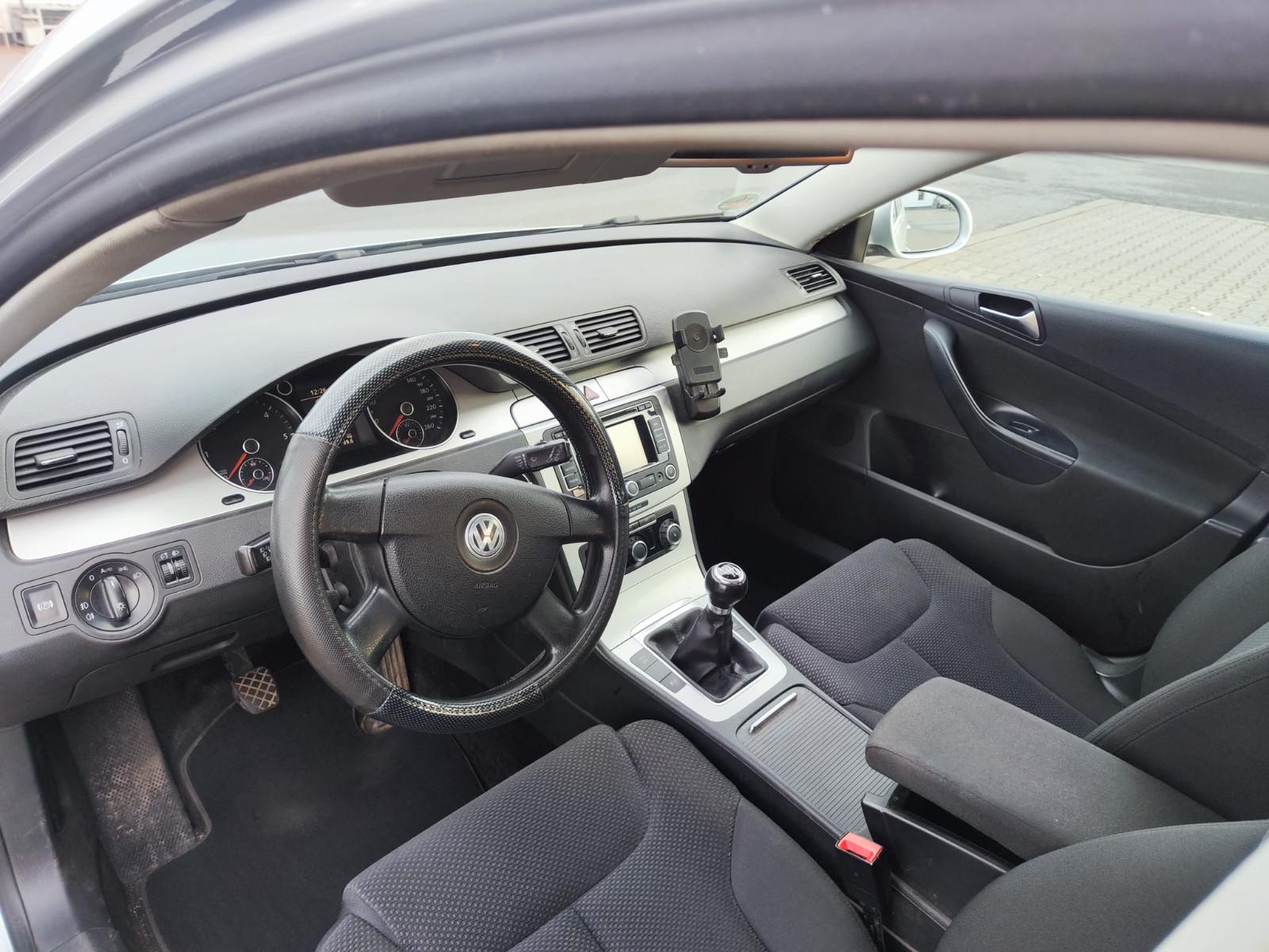 Volkswagen Passat 2010 — photo 8