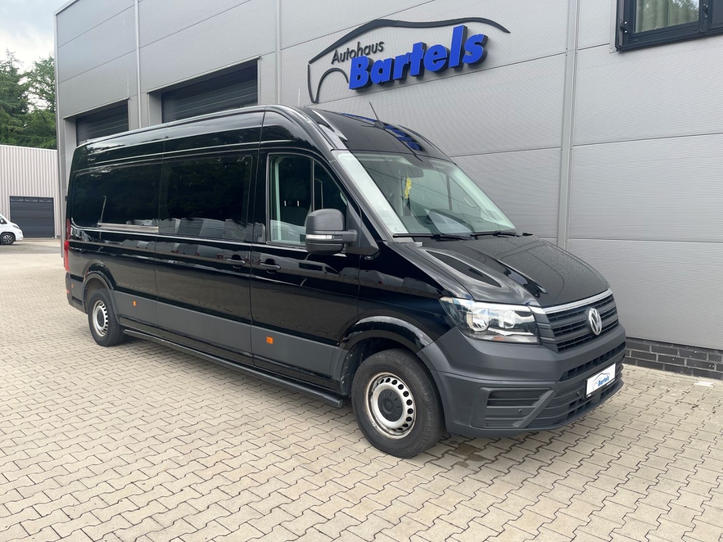 Fahrzeugabbildung Volkswagen Crafter PLUS 35 lang Hochdach FWD Kasten