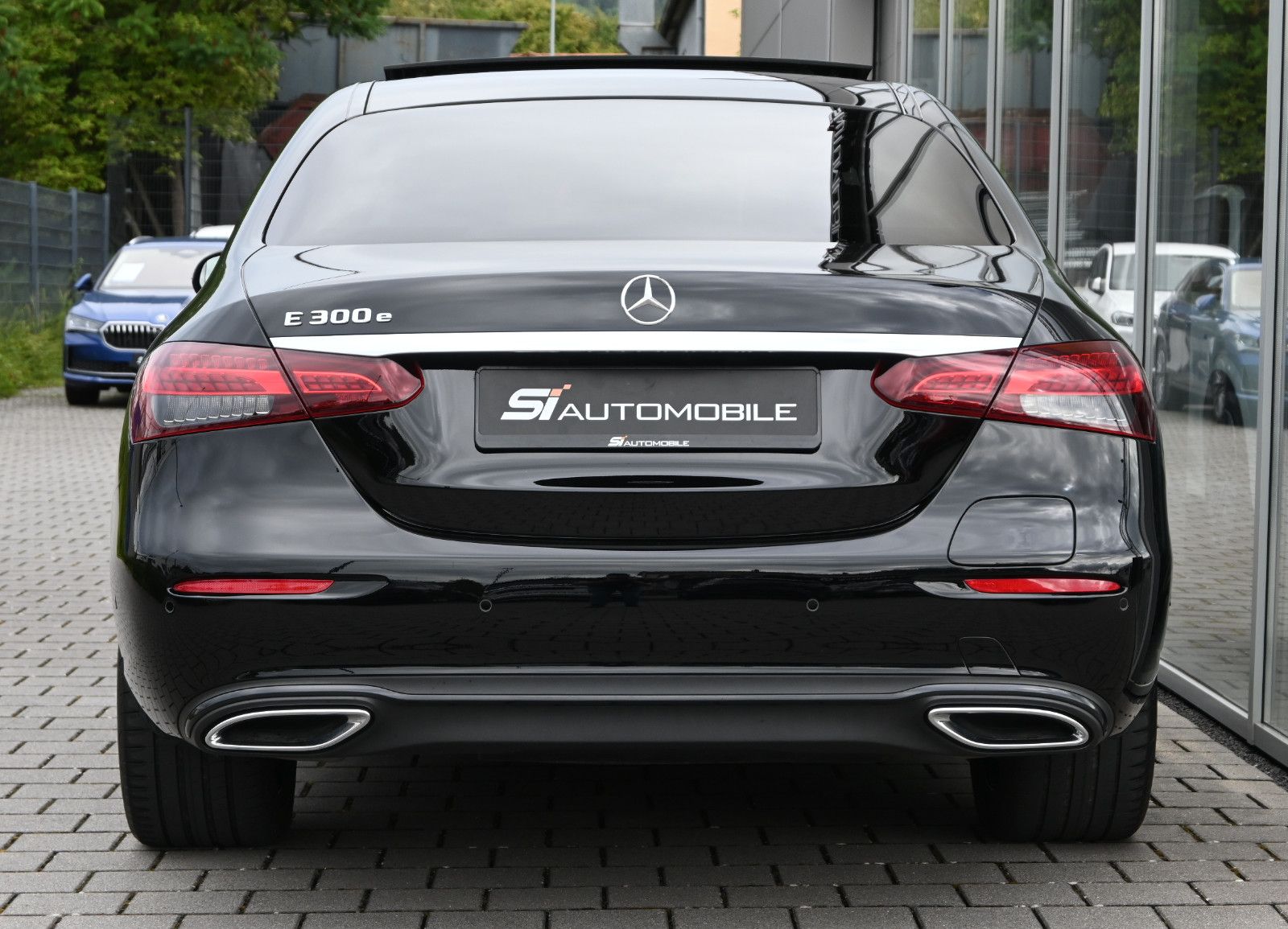 Fahrzeugabbildung Mercedes-Benz E 300 e Lim. °NIGHT°ACC°PANO°MULTIBEAM°8-FACH°