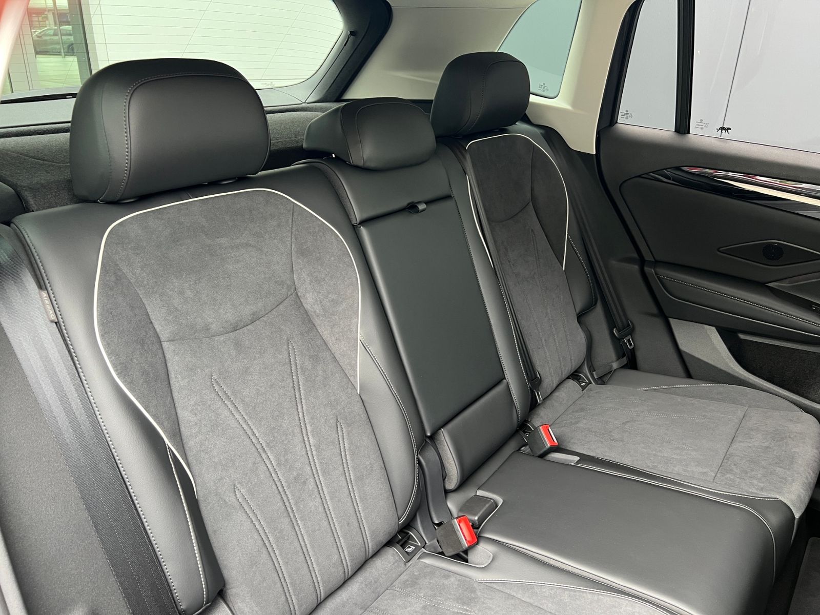 Fahrzeugabbildung Volkswagen Tiguan Elegance 2.0 TDI DSG *AHK, IQ.Light, 18'-