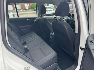 Volkswagen Tiguan - 12
