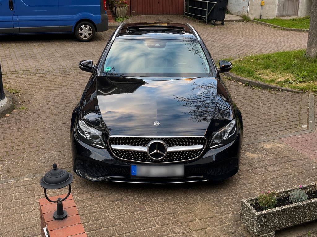 Image of Mercedes-Benz E 350