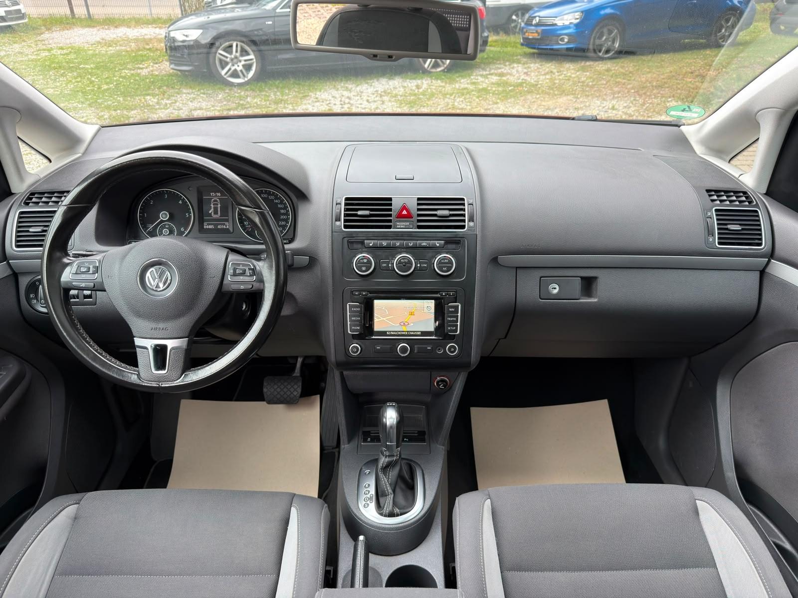 Volkswagen Touran 2.0 TDI DSG Life*140 PS*1.Hand*Temp*Navi