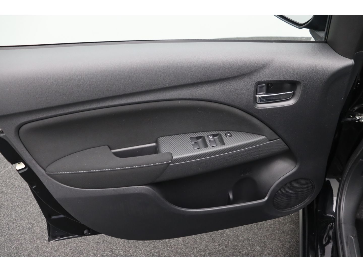 Fahrzeugabbildung Mitsubishi Space Star Select+ 1,2 l MIVEC M T AS&G mit AHK