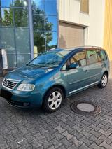 Volkswagen Touran 1.6 FSI Highline Highline - gebrauchte VW Touran aus dem Jahr 2003