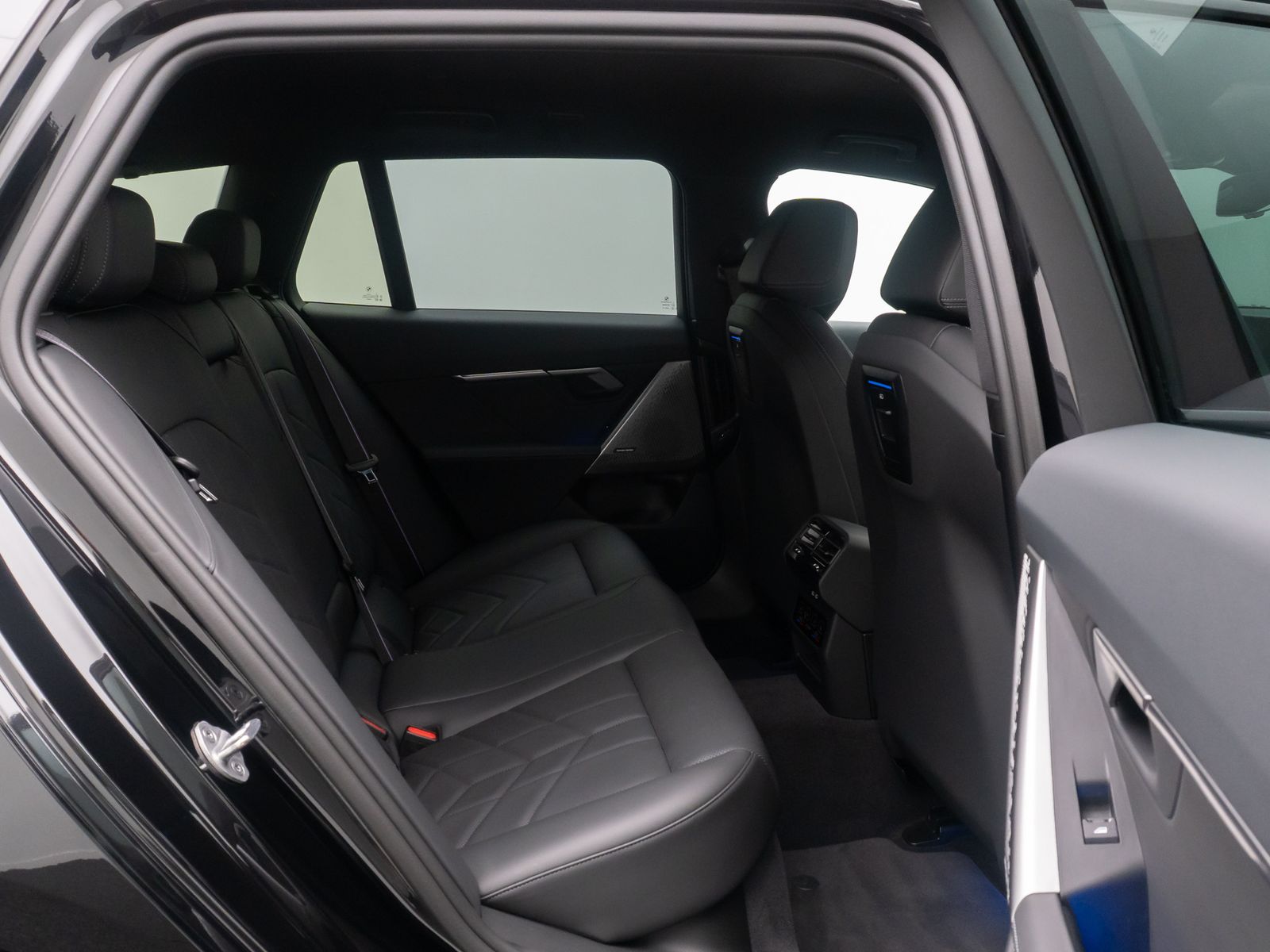 Fahrzeugabbildung BMW 520d M Sport 360&deg;H/K Alarm DAB HUD Bel&uuml;ftung 19"
