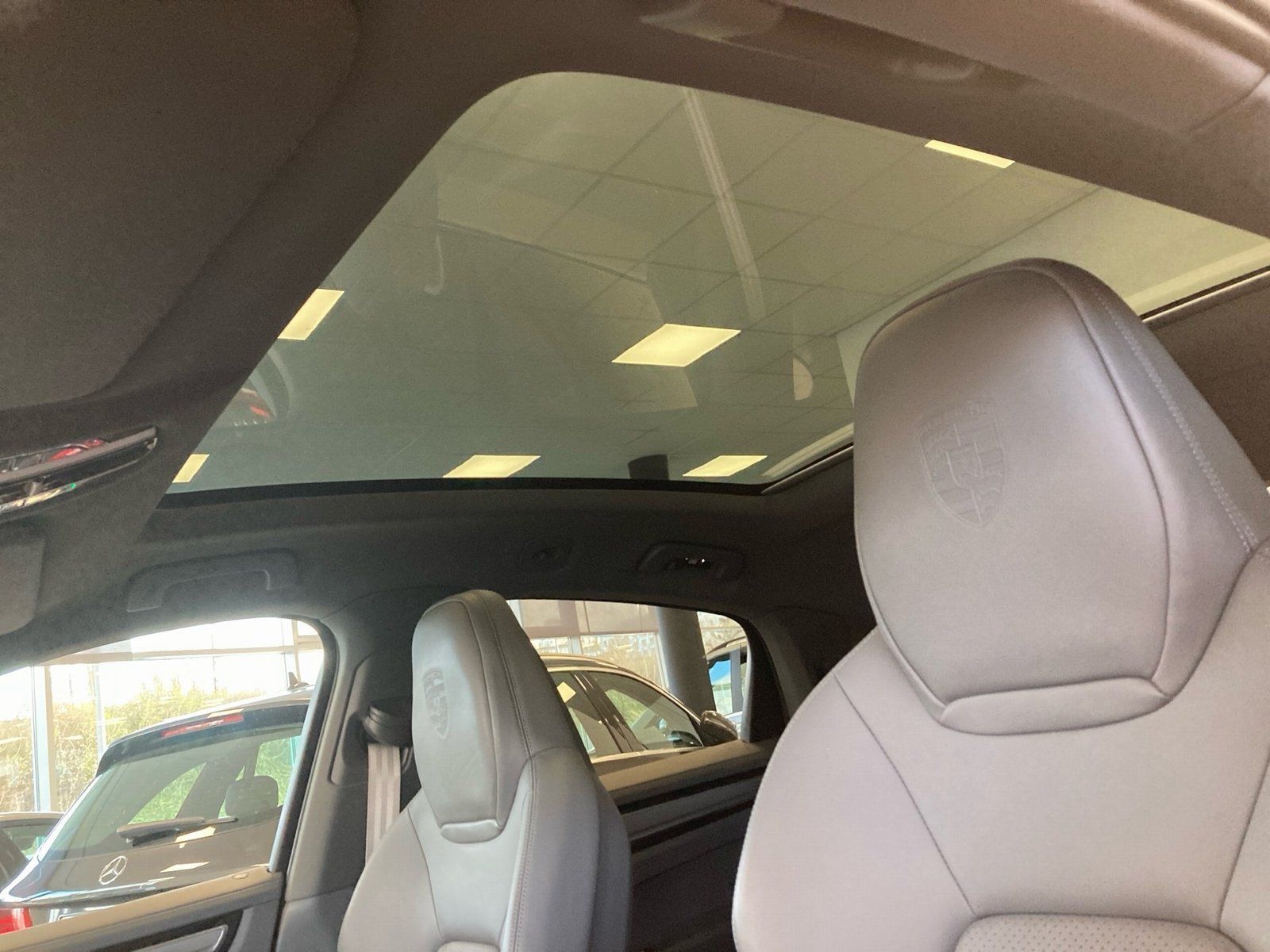 Fahrzeugabbildung Porsche Cayenne Coupe Hybrid Platinum*AHK*Luft*Pano*22"*