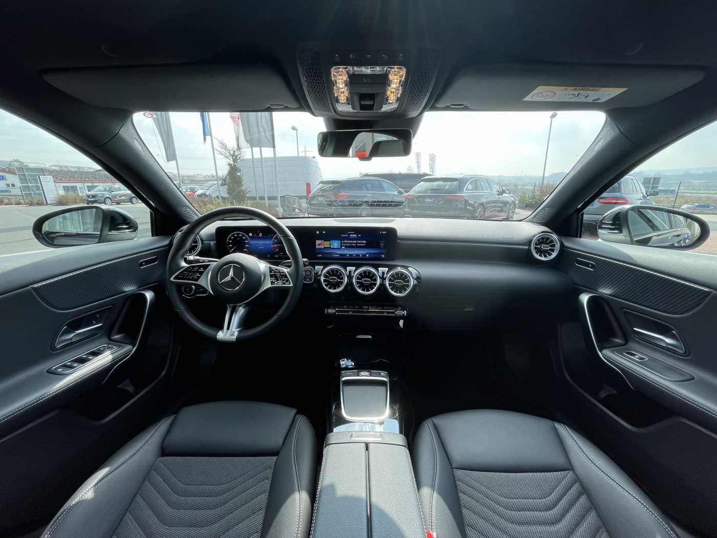 Fahrzeugabbildung Mercedes-Benz A 200 Progressive Pano+R-Kamera+LED+ MBUX+Lenkra