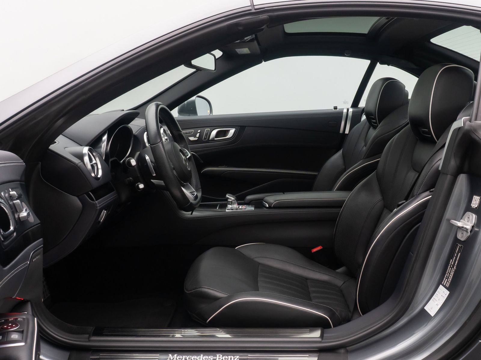 Fahrzeugabbildung Mercedes-Benz SL 400 AMG ACC Kamera H/K Komfort DAB FahrAssist