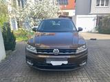 Volkswagen Tiguan 1.4 TSI ACT Comfortline Panorama/Standhzg - mit Benzin-Antrieb: Braun, Standheizung