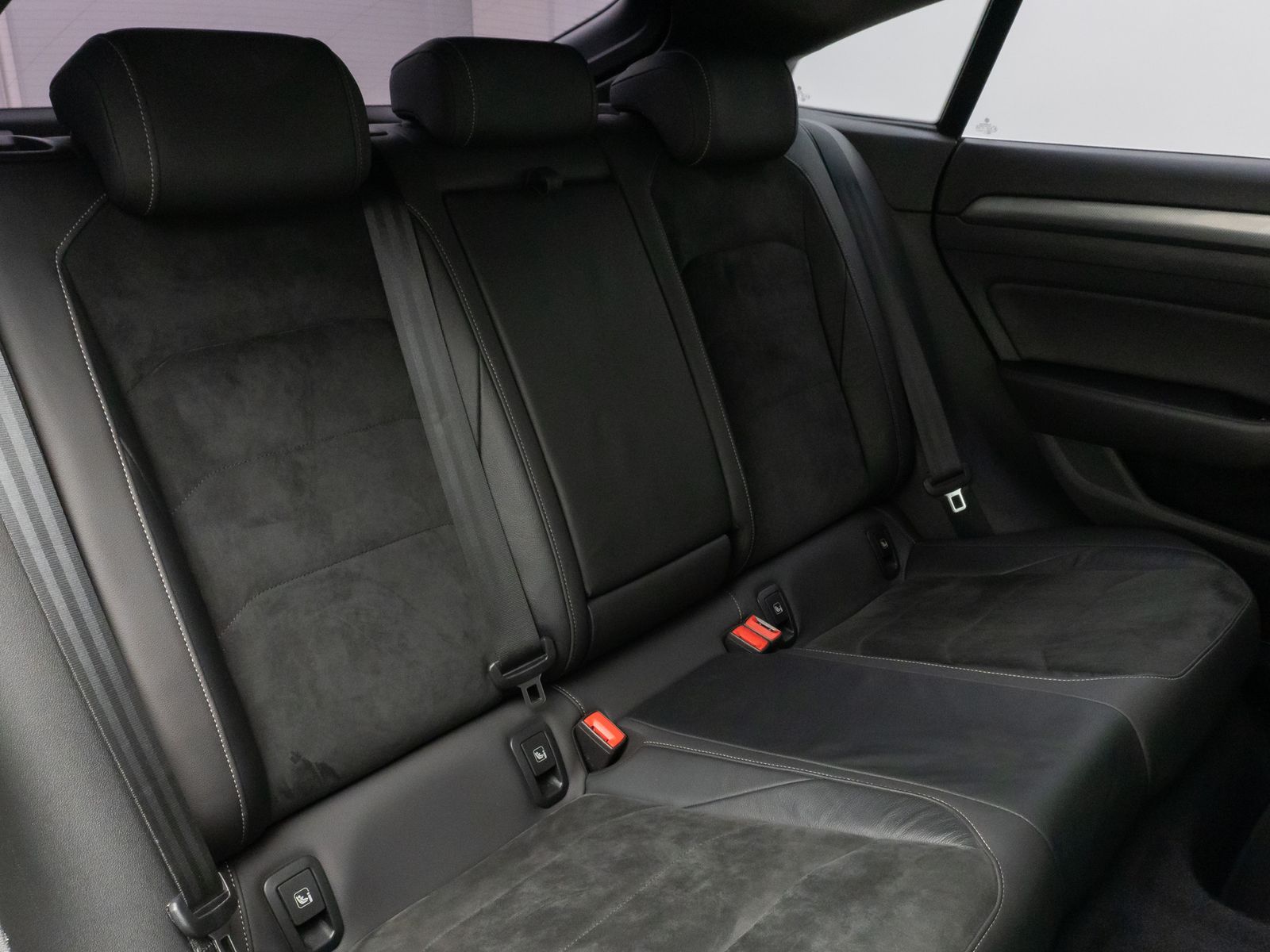 Fahrzeugabbildung Volkswagen Arteon R-Line Kamera Fernlichtassist ACC 8Fach