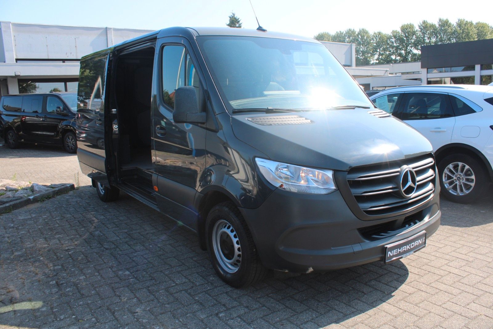 Fahrzeugabbildung Mercedes-Benz Sprinter 314 Kasten L2 H2 AHK Kamera Kunstleder