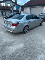 BMW e60 525d Facelift - BMW 5er Reihe aus 2007: Facelift