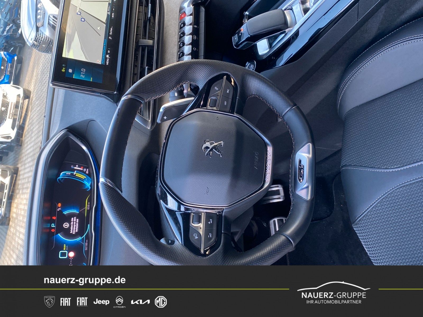 Fahrzeugabbildung Peugeot 3008 Hybrid 225 GT
