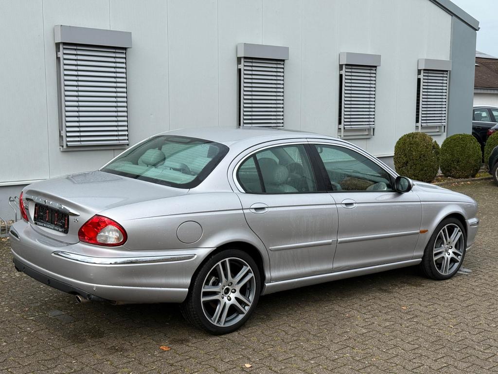 Jaguar X-Type