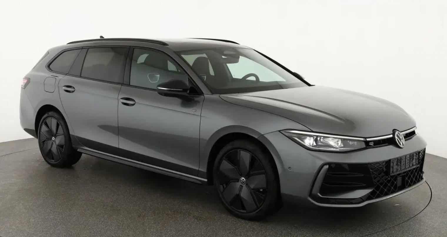 Volkswagen Passat 4Motion R-Line Black AHK HUD Pano Harman