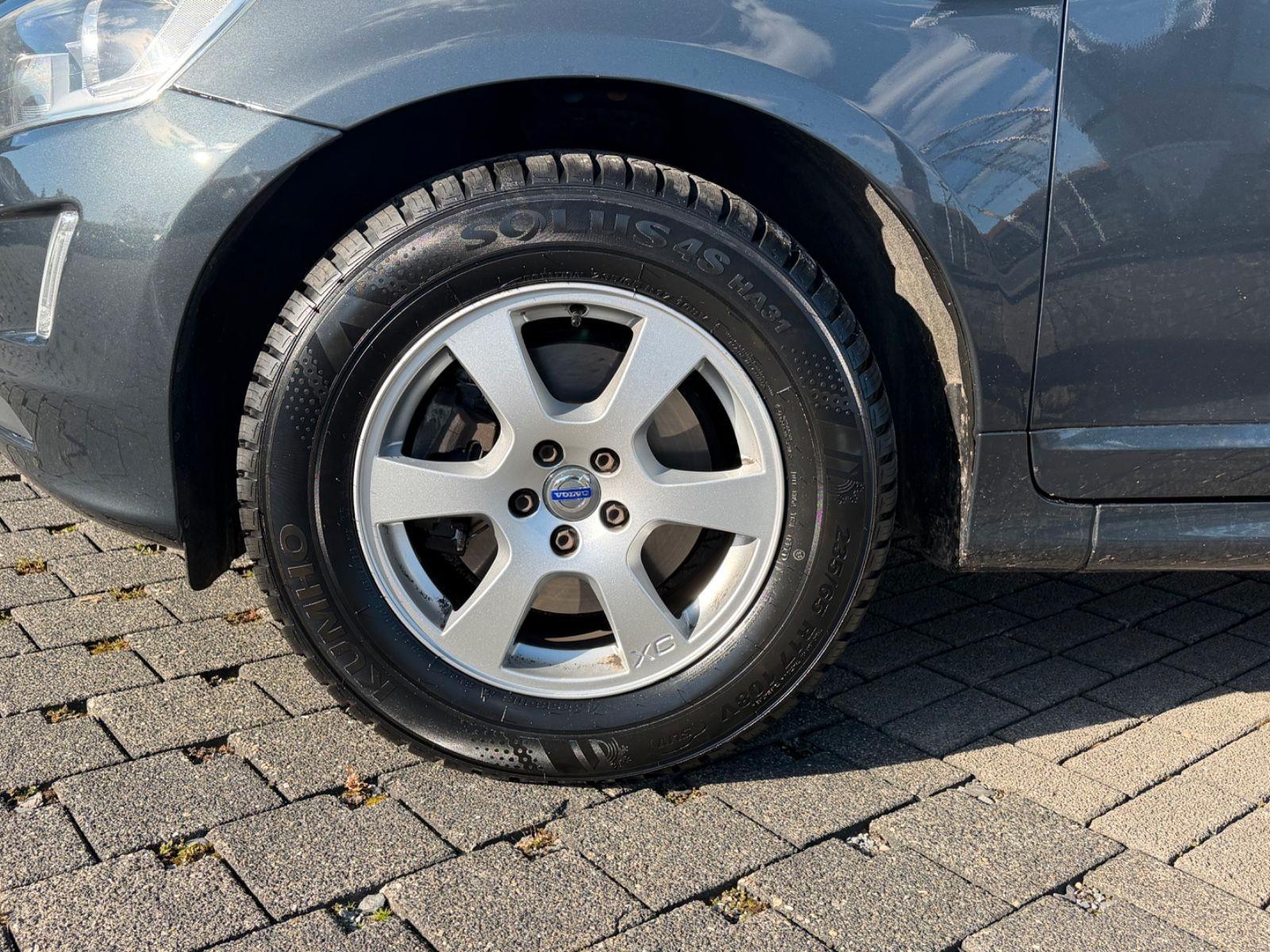 Volvo XC60 2.0d Momentum/Auto./Leder/Navi