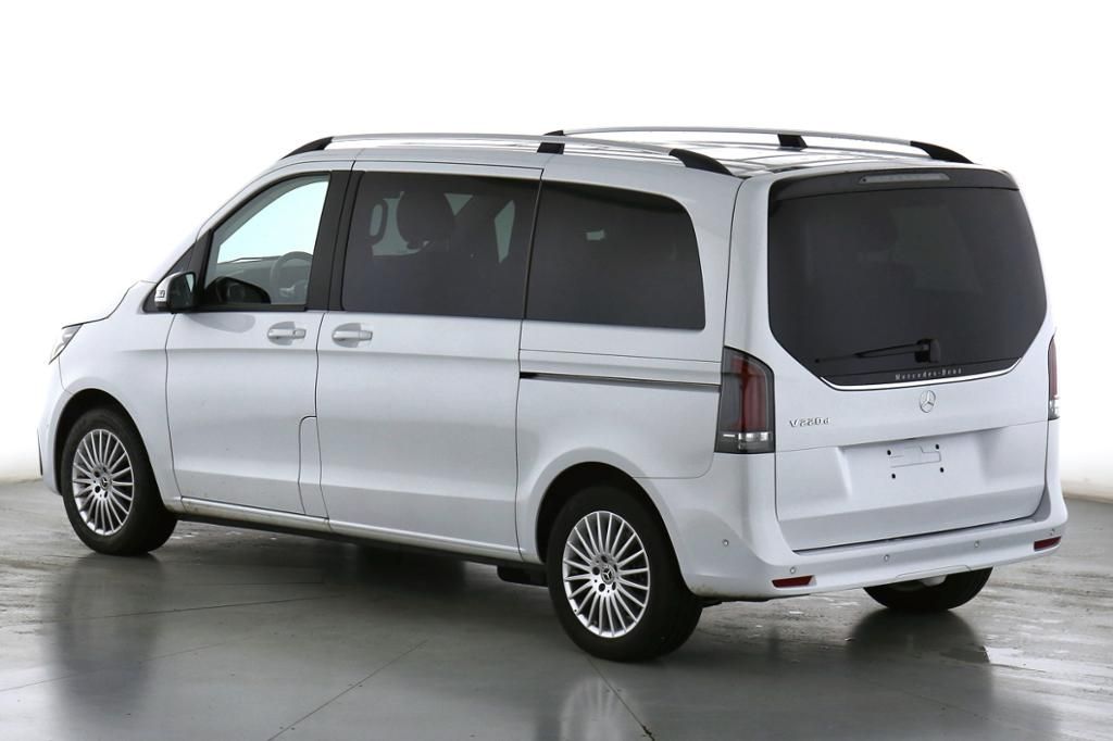 Fahrzeugabbildung Mercedes-Benz V 220 Style kompakt 7 Sitze 2,5t AHK 360° Kamera