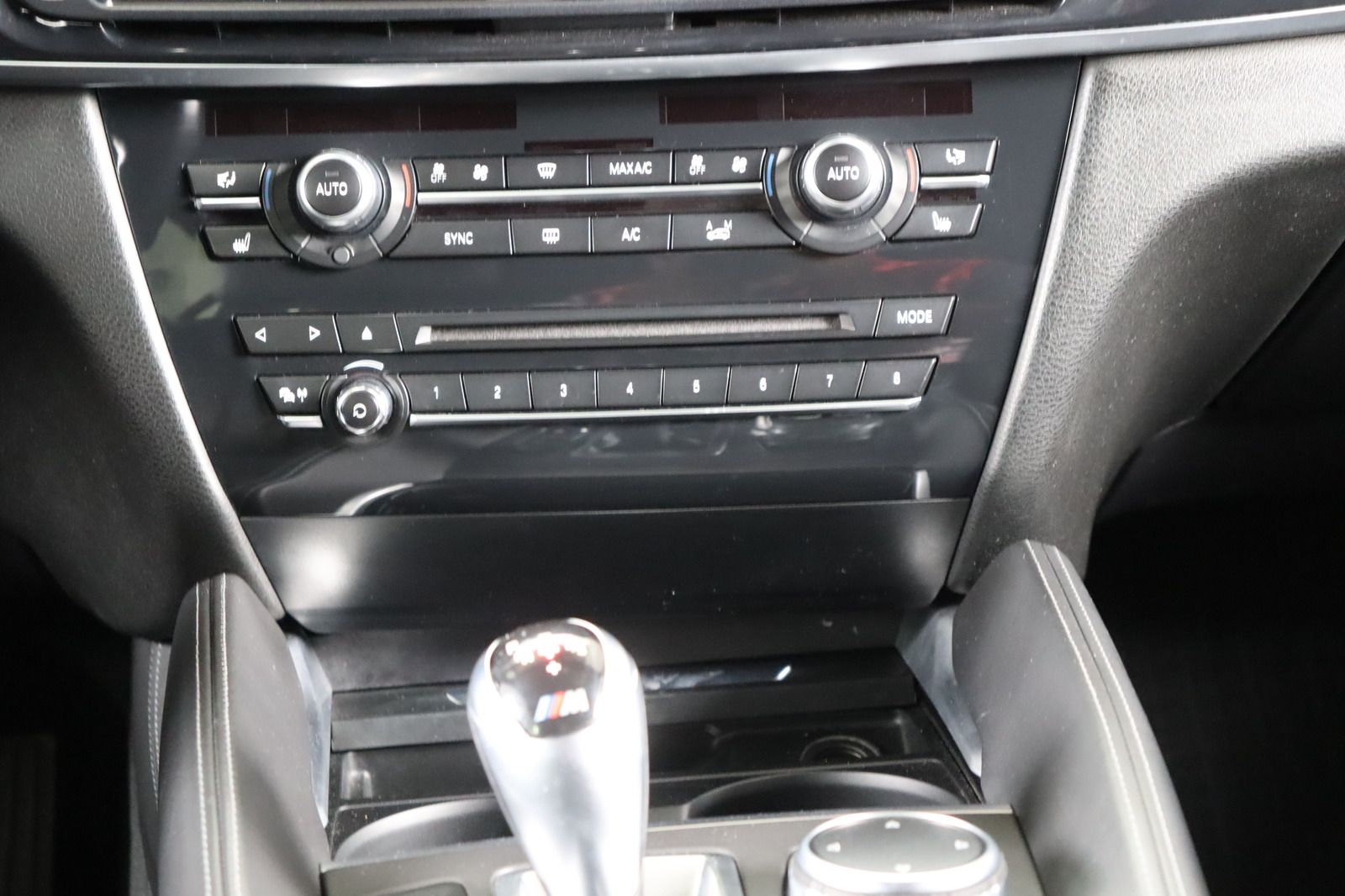 Fahrzeugabbildung BMW X6 M * HUD * LEDER * 360° Kamera