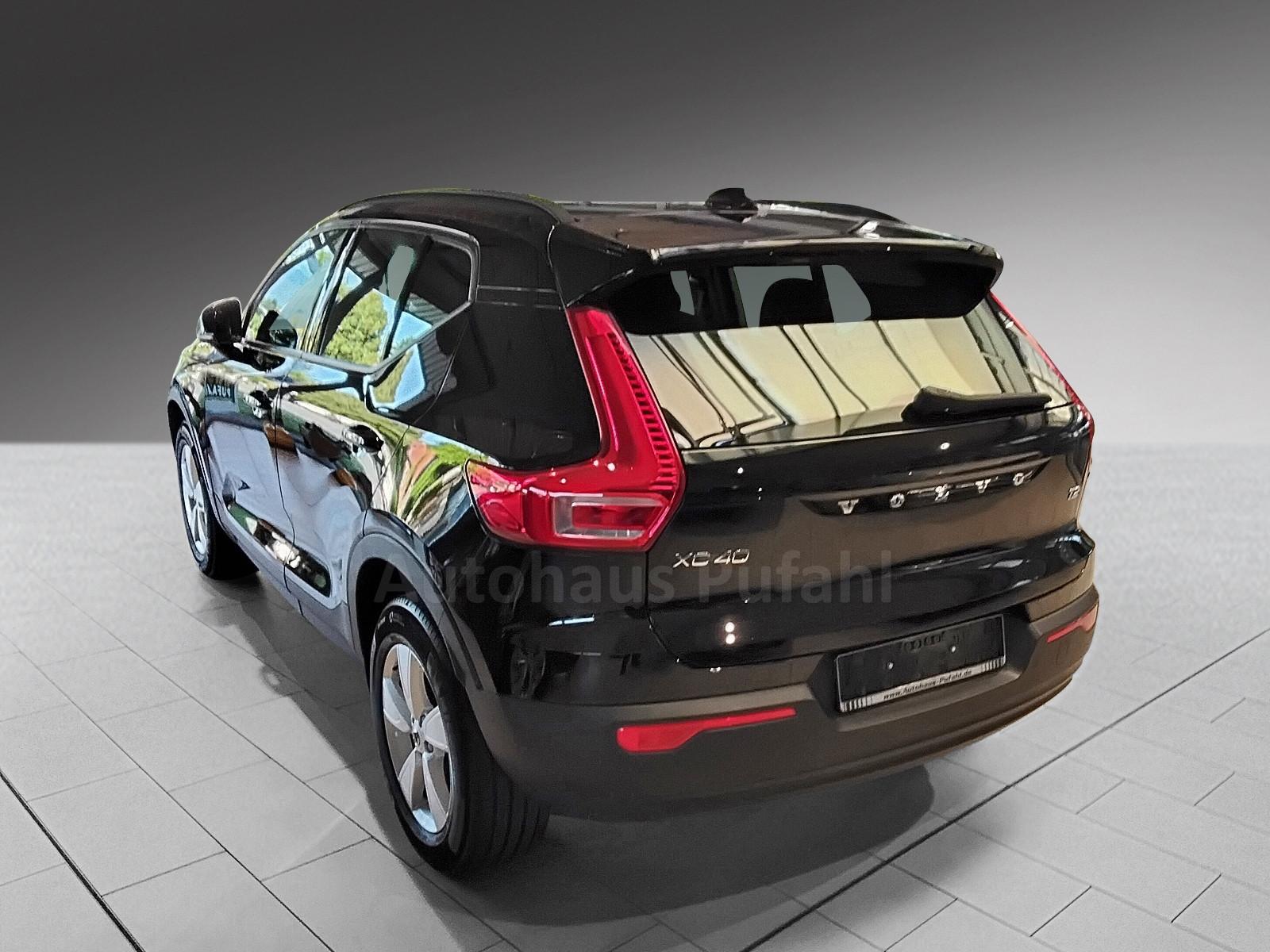 Volvo XC40 sehr schön, AHK mit 1.600 kg Kamera