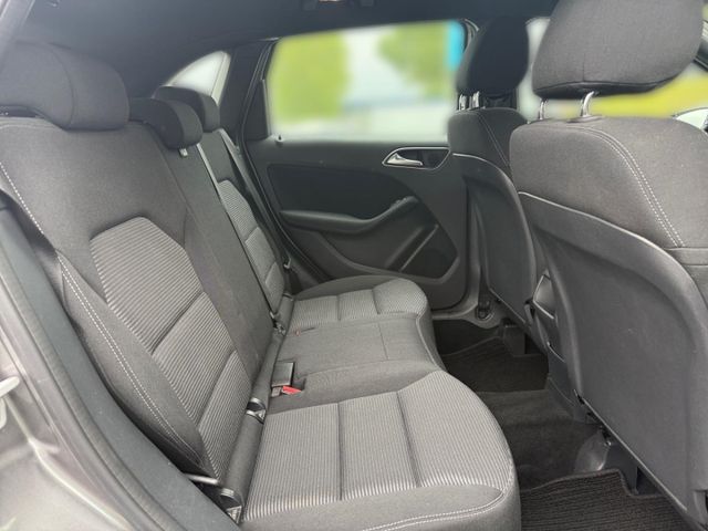 B 180 Style CDI Navi Leder SHZ Parklenkass.