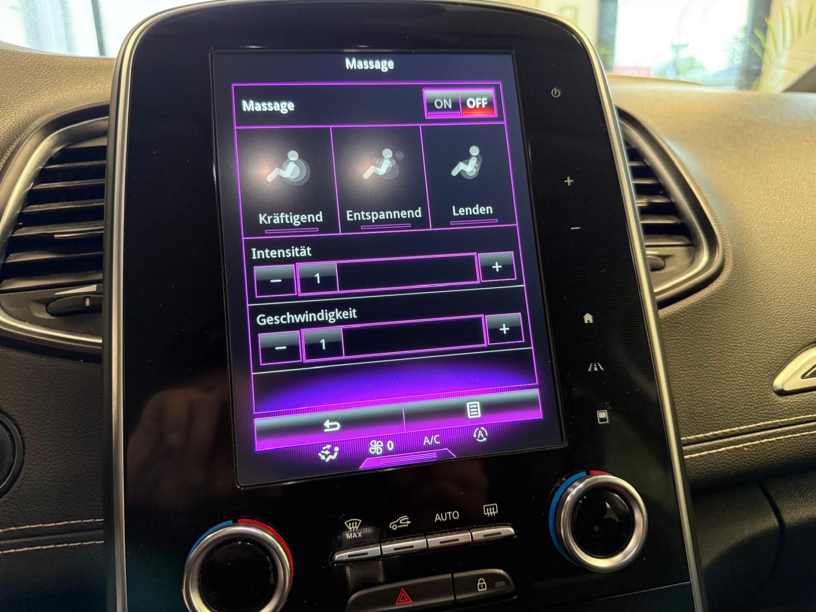 Fahrzeugabbildung Renault Scenic ENERGY dCi 160 EDC Bose Edition/ 7.SITZER