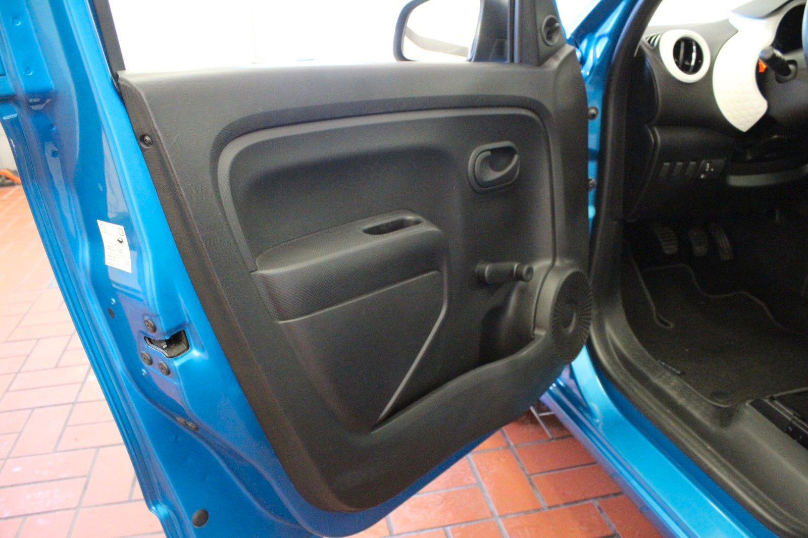 Fahrzeugabbildung Renault Twingo  SCe70  *Klima *Ganzjahresreifen