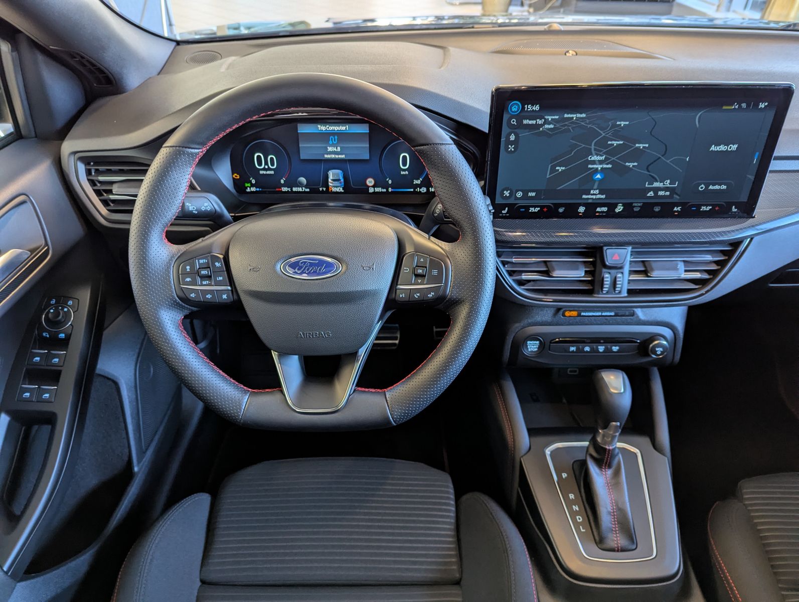 Fahrzeugabbildung Ford Focus 1.0 ST-Line X Styling Matrix B&O Pano 18"