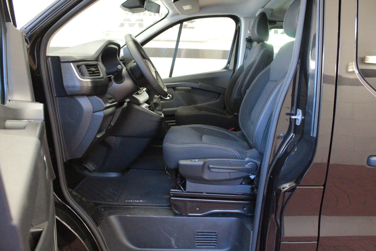 Fahrzeugabbildung Renault Trafic Grand dCi 150 EDC Evo*Automatik*8-Sitzer*