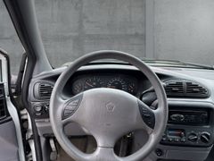 Fahrzeugabbildung Grand Voyager 2.4 Automatik 7 Sitze