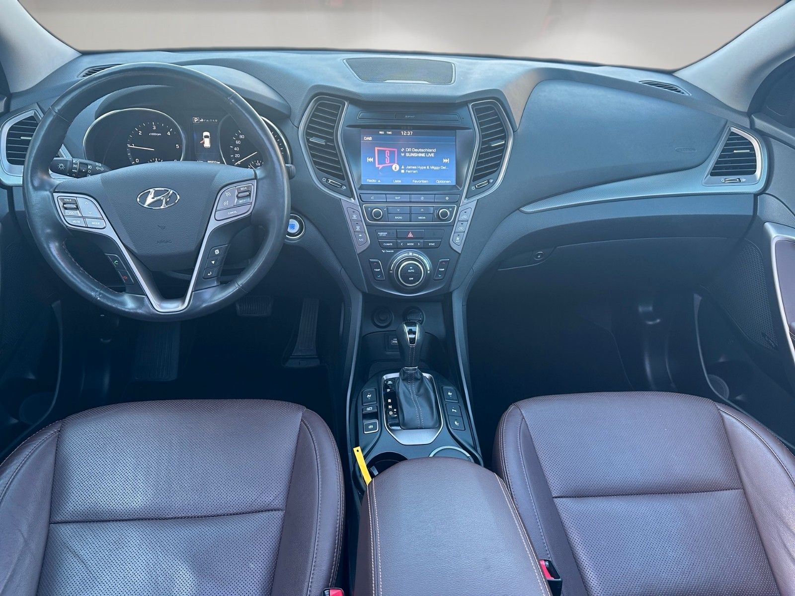 Fahrzeugabbildung Hyundai Grand Santa Fe  2.2 CRDi Premium 4WD AT LEDER SD