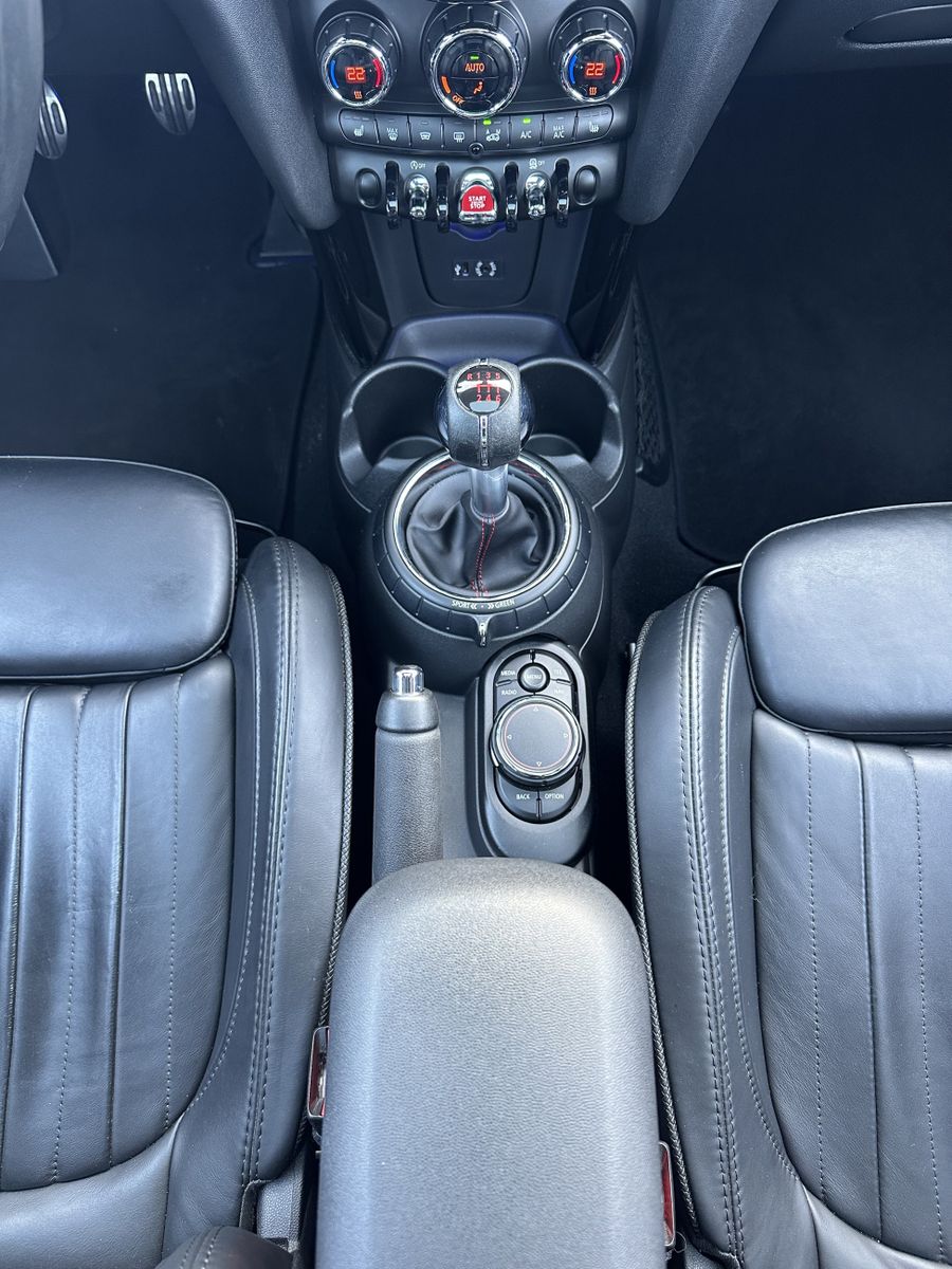 Fahrzeugabbildung MINI John Cooper Works NAV+LED+SHZ+H&K+PANO+PDC+18Zo
