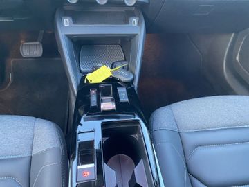 Citroën C4 Shine PT 130 Navi+SHZ+HUD+RFK+Carplay+LED+LM