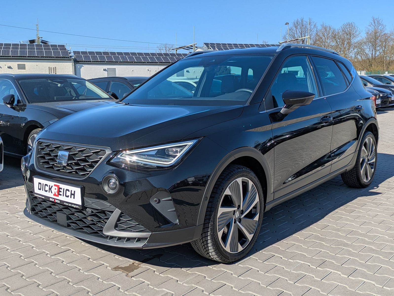 Fahrzeugabbildung SEAT Arona 1.5 TSI FR DSG AHK*ACC*LED*APP*DAB*KAMERA