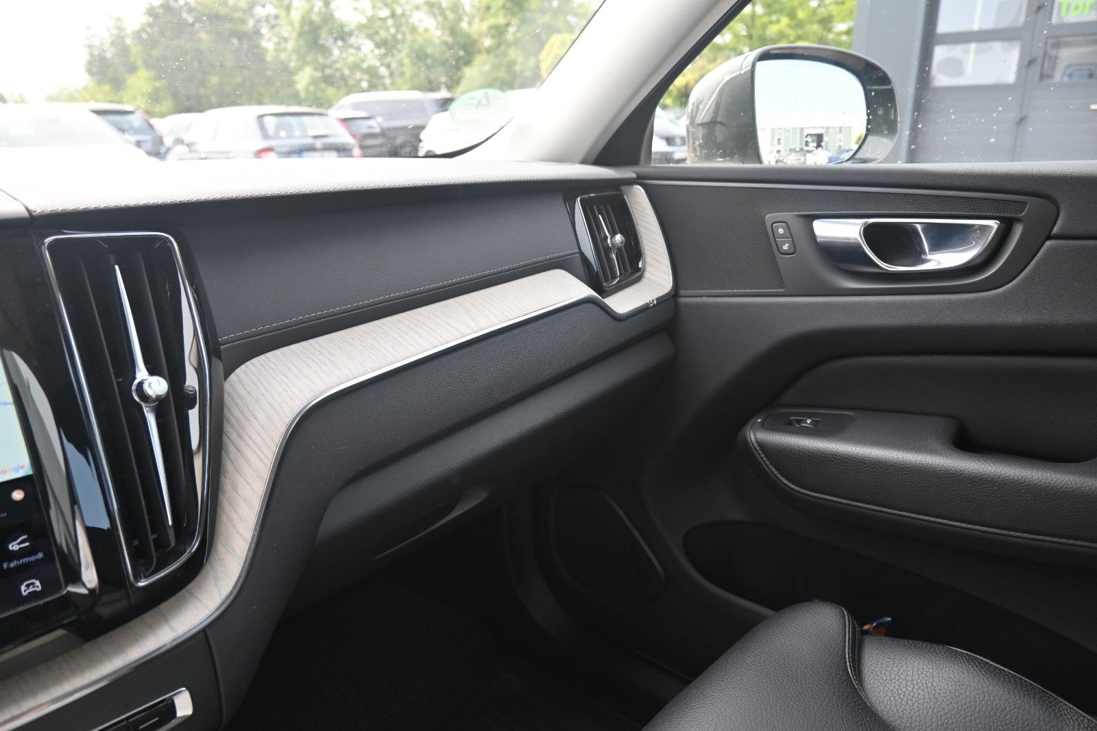 Fahrzeugabbildung Volvo XC60 B5 B Inscription AWD*PDC*AHK*FSHZG*