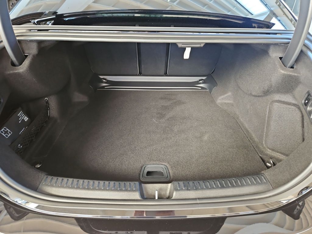 Fahrzeugabbildung Mercedes-Benz E 220 d AMG AHK Distronic+ Pano LED 360° Memory