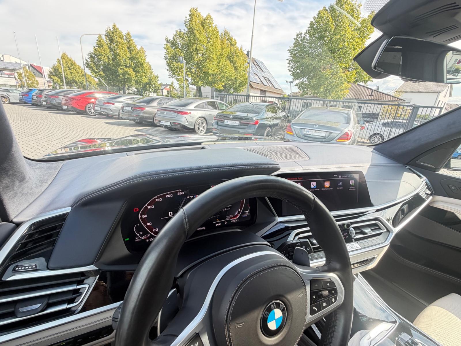 BMW X7*M50xd*M-SPORTPAKET*3xTV*6xSITZER*ACC*HUD*360