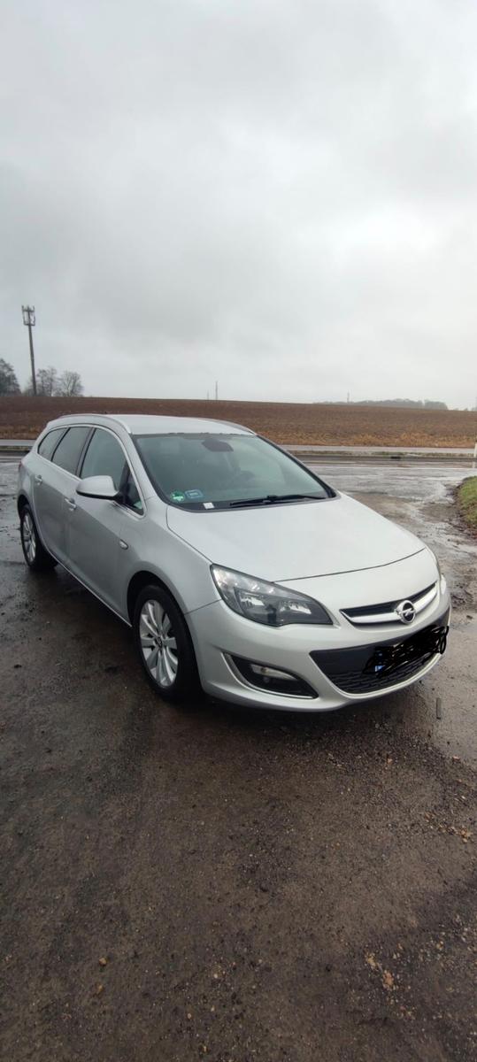 Opel Astra J Sports Tourer Exklusiv