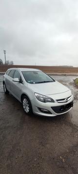 Opel Astra J Sports Tourer Exklusiv - Opel Astra Exklusiv mit Diesel-Antrieb