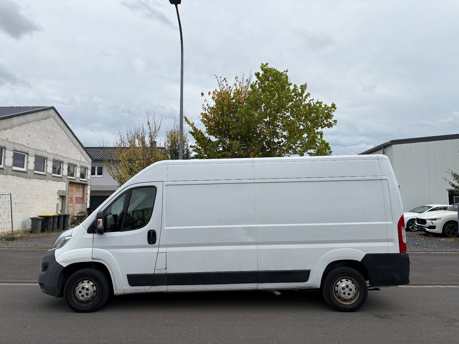 Fahrzeugabbildung Fiat Ducato Grossr.-Kasten 35 130 L4H2 RS: 4035 mm/3-