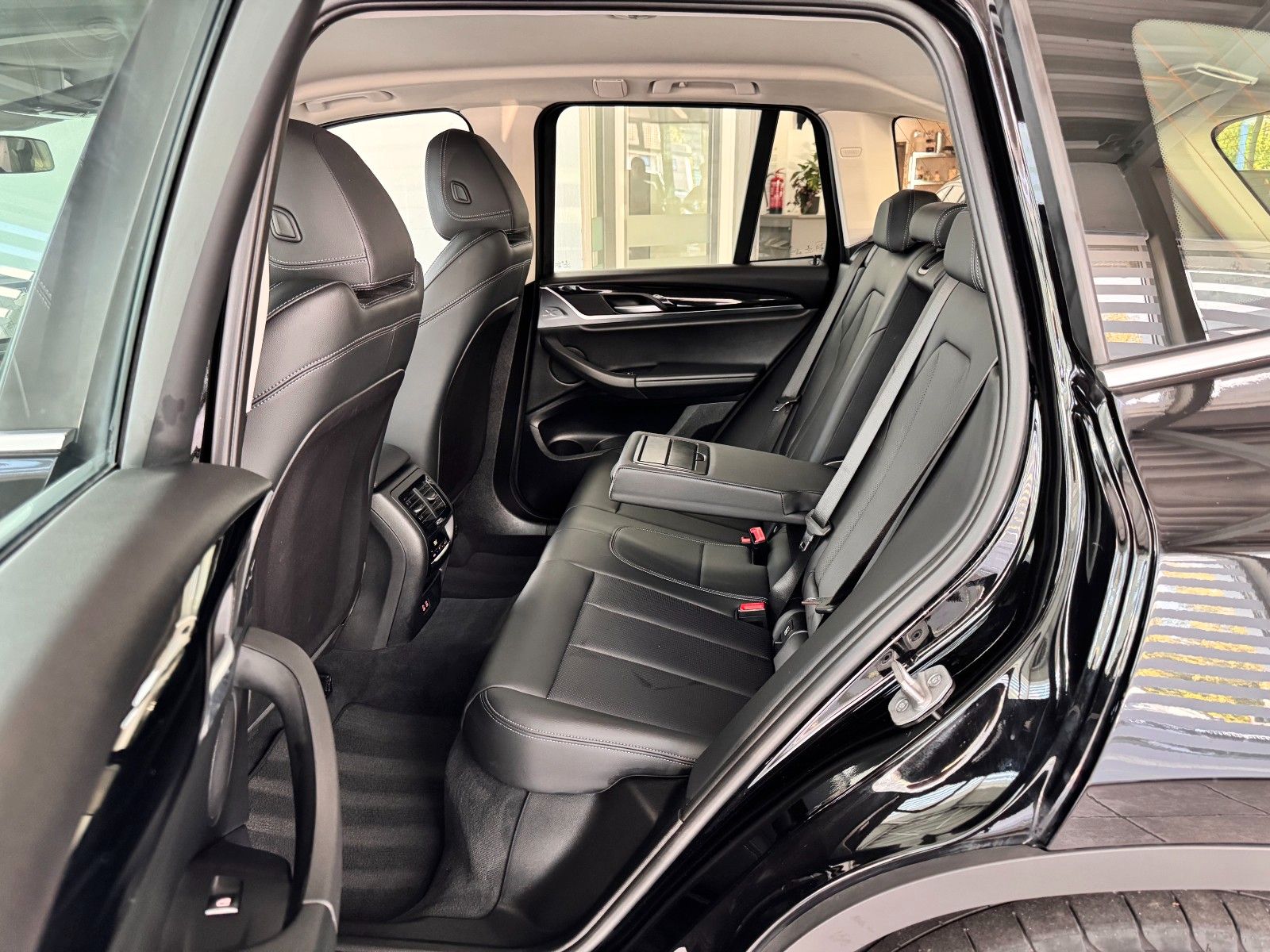 BMW X3 xD20d KAM Sportsitze HiFi StandHzg Unfallfrei foto 14