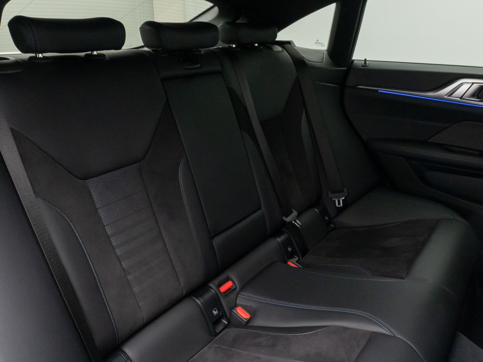 Fahrzeugabbildung BMW M440i xD Gran Coupè Kamera HUD DAB H/K ACC Alarm
