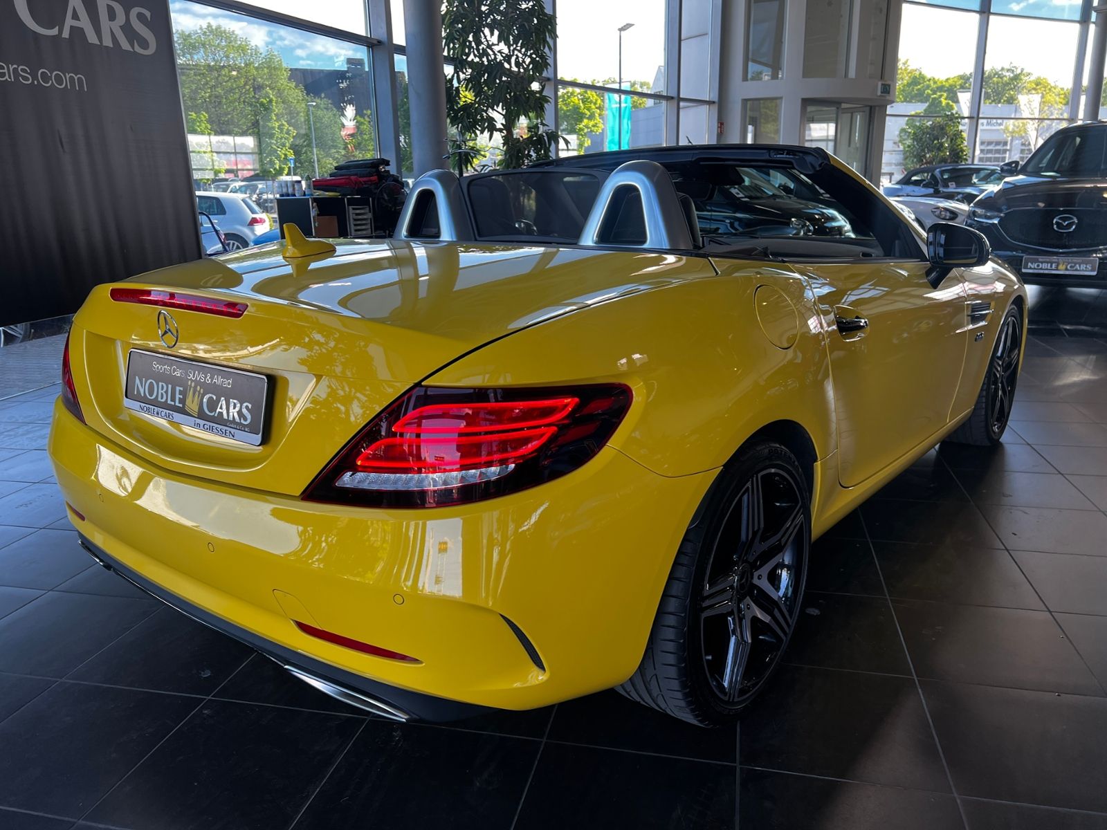 Fahrzeugabbildung Mercedes-Benz SLC 300 Final Edition H/K AMG LED NAVI ALU