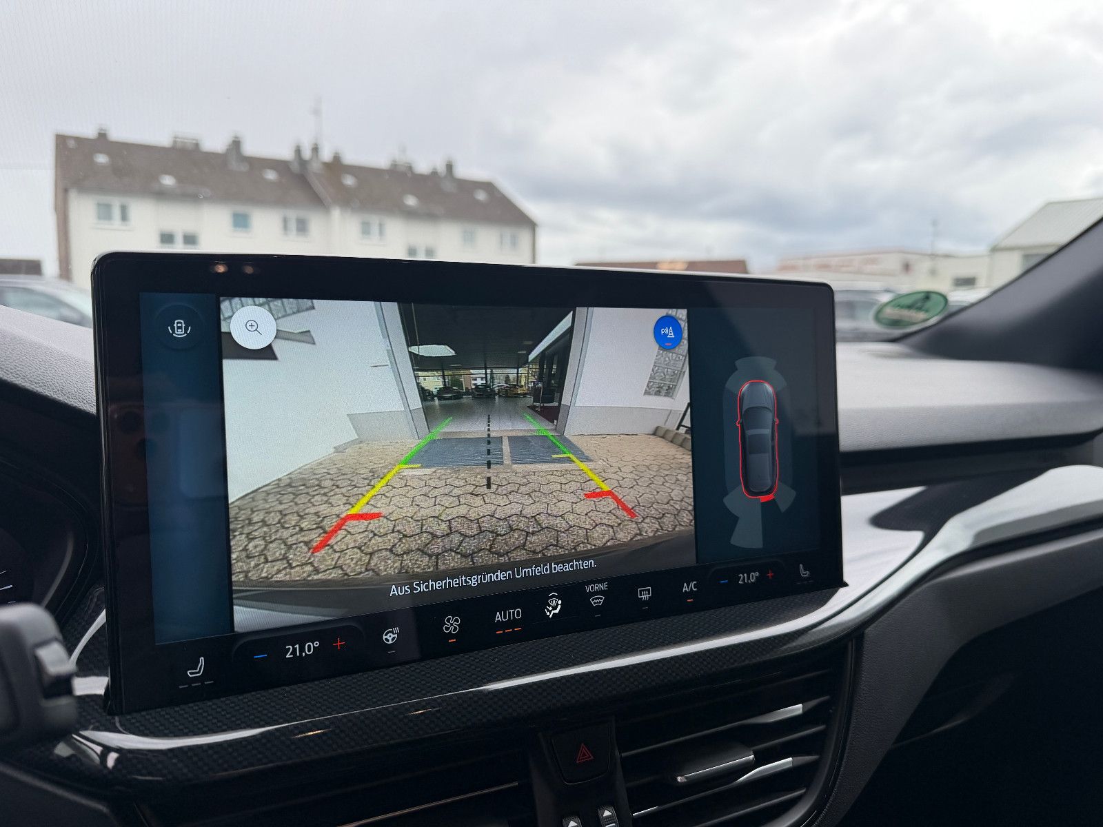 Fahrzeugabbildung Ford Focus /ST-LINE/AUTOMATIK/KAMERA/NAVI/SHZ/ACC
