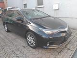 Toyota Auris Touring Sports 1,6-l-D-4D Edition-S - schwarze Toyota Auris Touring Sports
