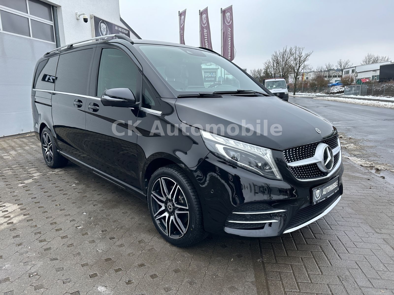 Fahrzeugabbildung Mercedes-Benz V 300 Avantgarde Edition AMG-LIne 4Matic Lang